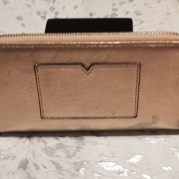 Vince Camuto wallet - Picture 4 of 6